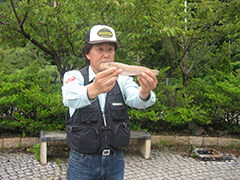 野村様のキス29cmは、大阪府岬町小島にて釣り上げました。