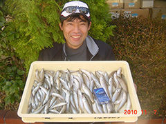 浜松市の山田様が、中田島海岸で釣り上げたキス102匹