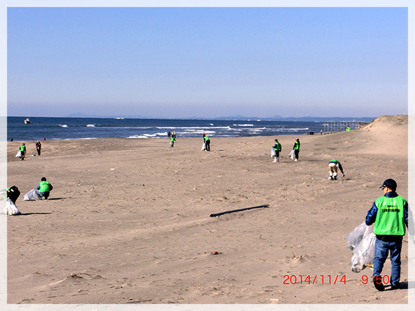 2014年11月4日中田島海岸で行われた釣り場清掃。