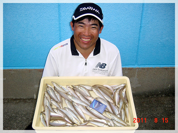 2011年8月15日　山田様が駒場海岸にて釣り上げた、キス61匹（20cm～14.5cm）。
