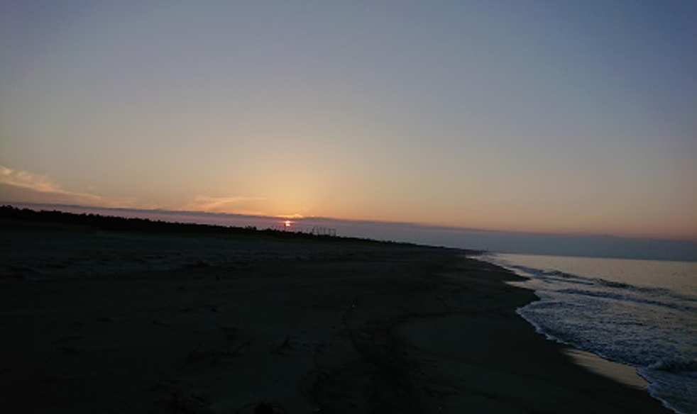 気持ちの良い朝！小沢渡海岸から倉松海岸方面を臨む。（2020年8月18日・火曜日）