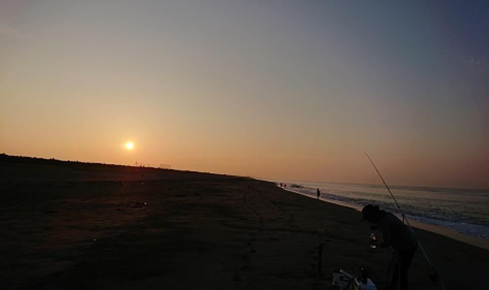 またまた気持ちの良い朝です！小沢渡海岸から倉松海岸方面を臨む。（2020年8月24日・月曜日）