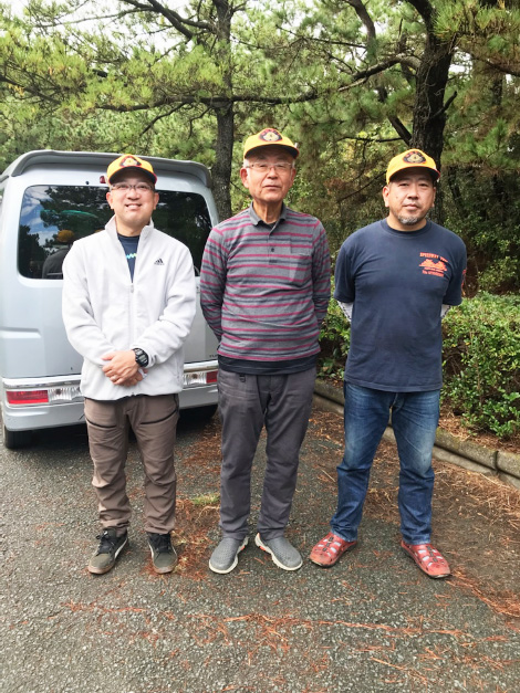 2021年10月31日（日曜日）、浜松サーフF.C.　第5回定例会上位者　優勝　鈴木さん（中央）2位吉田さん（左）3位山本さん（右）